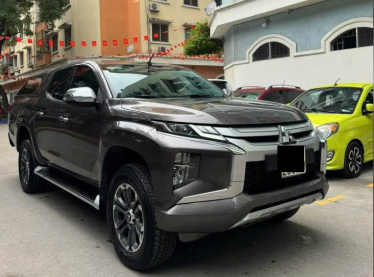 Nhiều xe bán tải hoặc SUV máy dầu được đại lý nhập về nhưng nằm bãi, vẫn chưa bán được.&nbsp;