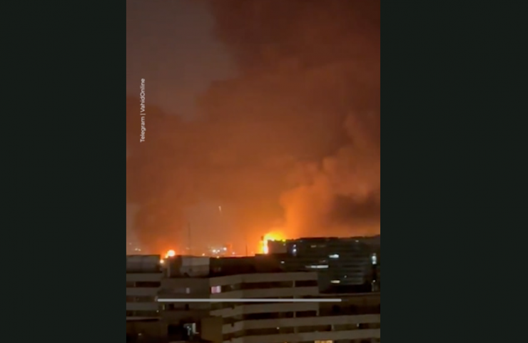 Nóng: Tổng thống Iran tuyên bố ngừng tấn công và xin lỗi các nước láng giềng - 1