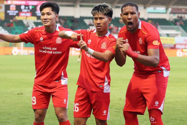 Video bóng đá HAGL - Công an TP.HCM: Sao Việt kiều tỏa sáng (V-League)