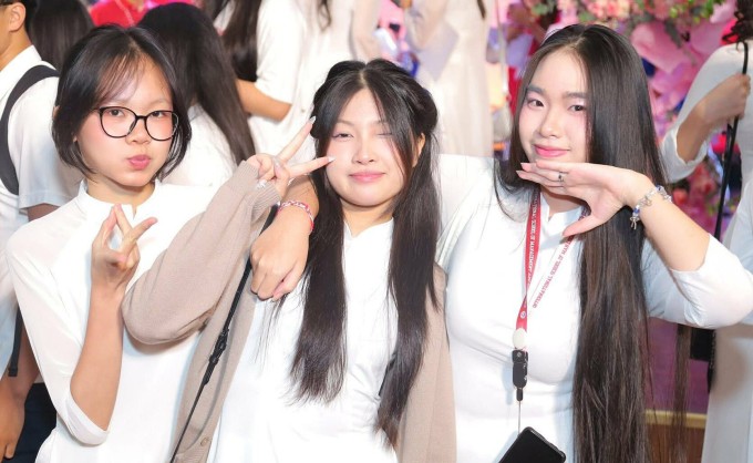 Sinh viên Đại học Kinh tế Quốc dân dự lễ khai giảng năm 2025. Ảnh: NEU