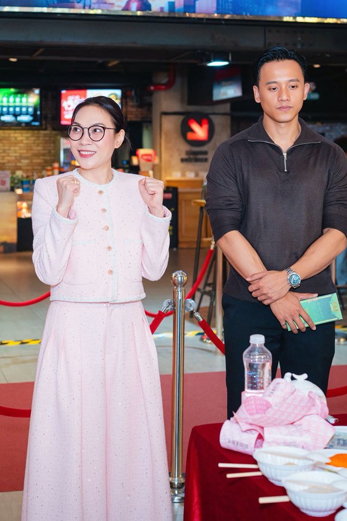 Kiểu trang phục được Mỹ Tâm 'sắm cả lố' diện quanh năm - 2