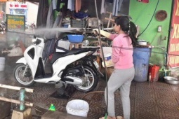 Khi phụ nữ dấn thân vào 'địa hạt' của nam giới