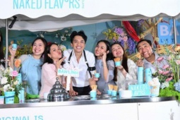 Chủ tịch ACB gây sốt mạng xã hội với clip tặng kem cho nhân viên nữ dịp 8-3