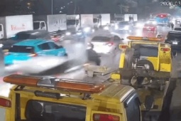 Giám đốc Công an TP Hà Nội chỉ đạo xử lý nghiêm vụ ô tô lao như tên...