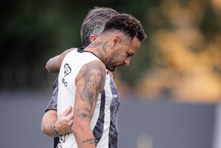 Neymar lại chấn thương