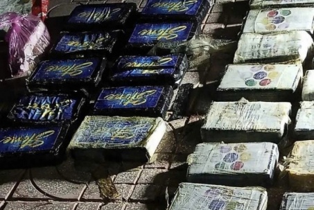 Một người nhặt ve chai ở Lâm Đồng phát hiện chiếc túi chứa 24 bánh nghi ma túy