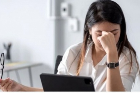 Chuyên gia nói gì về theo dõi rối loạn tâm thần ở người chịu áp lực công việc?