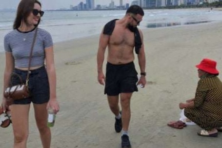 Theo ngư dân Đà Nẵng đi săn thứ đặc sản bình dân, không phải cao lương mỹ vị mà kiếm tiền triệu mỗi ngày, đó là ốc lể