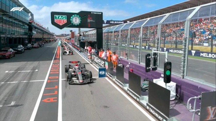 Khoảnh khắc FP1 bắt đầu