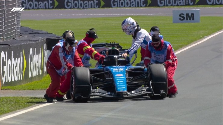 Albon dừng lại ở cua 10