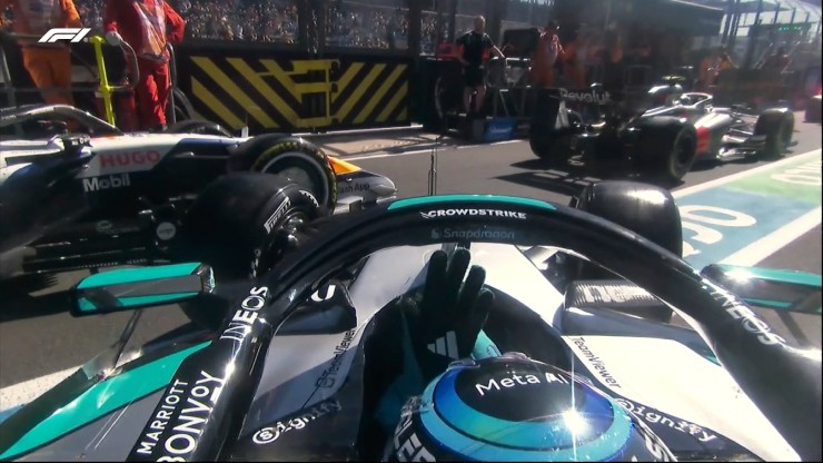 Va chạm giữa Russell và Lindblad ở đầu FP2