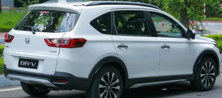 Honda BR-V có gì sánh cạnh với Mitsubishi XL7 Hybrid? - 3