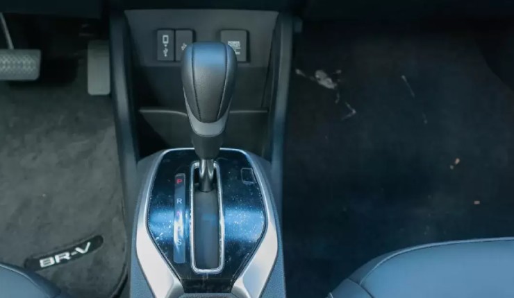 Honda BR-V có gì sánh cạnh với Mitsubishi XL7 Hybrid? - 10