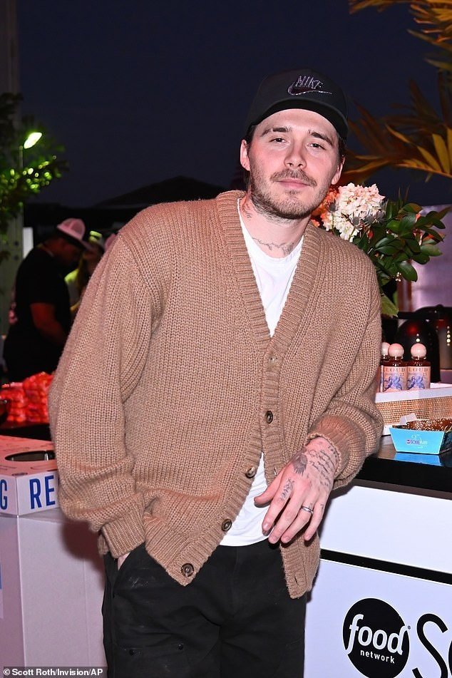 Cruz chúc mừng sinh nhật và bày tỏ mong muốn được hòa giải với anh trai. Ảnh: AP/BackGrid