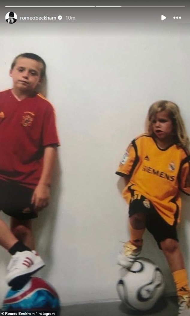 Gia đình Beckham "tấn công" Brooklyn bằng loạt ảnh kỷ niệm.