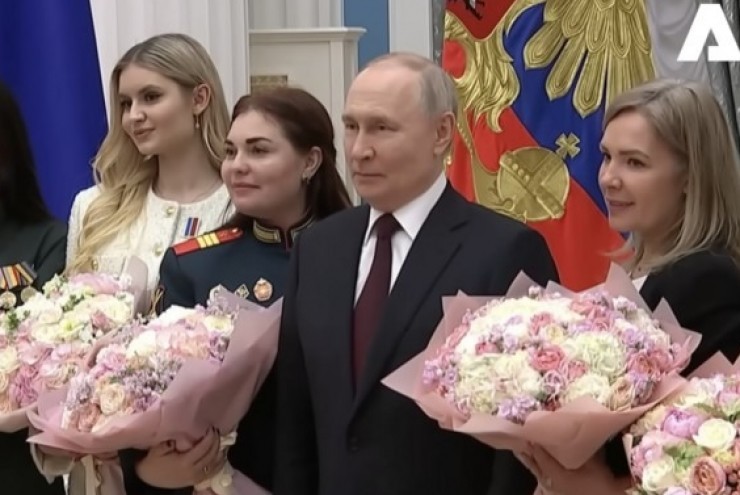 Tổng thống Putin chúc mừng Ngày Quốc tế Phụ nữ 8/3