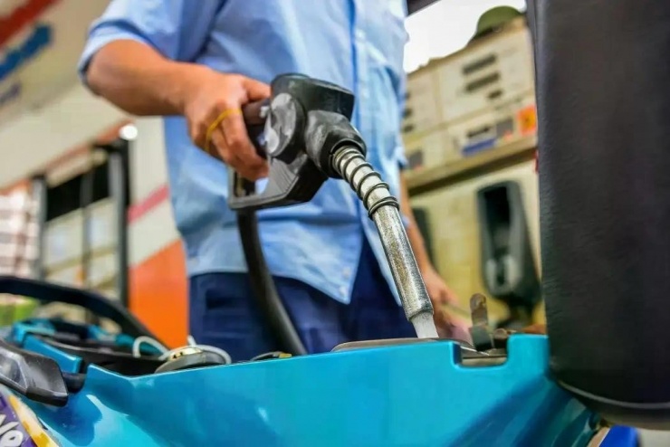 Giá xăng dầu chiều 7/3 tăng dữ dội, có loại tăng gần 8.500 đồng/lít