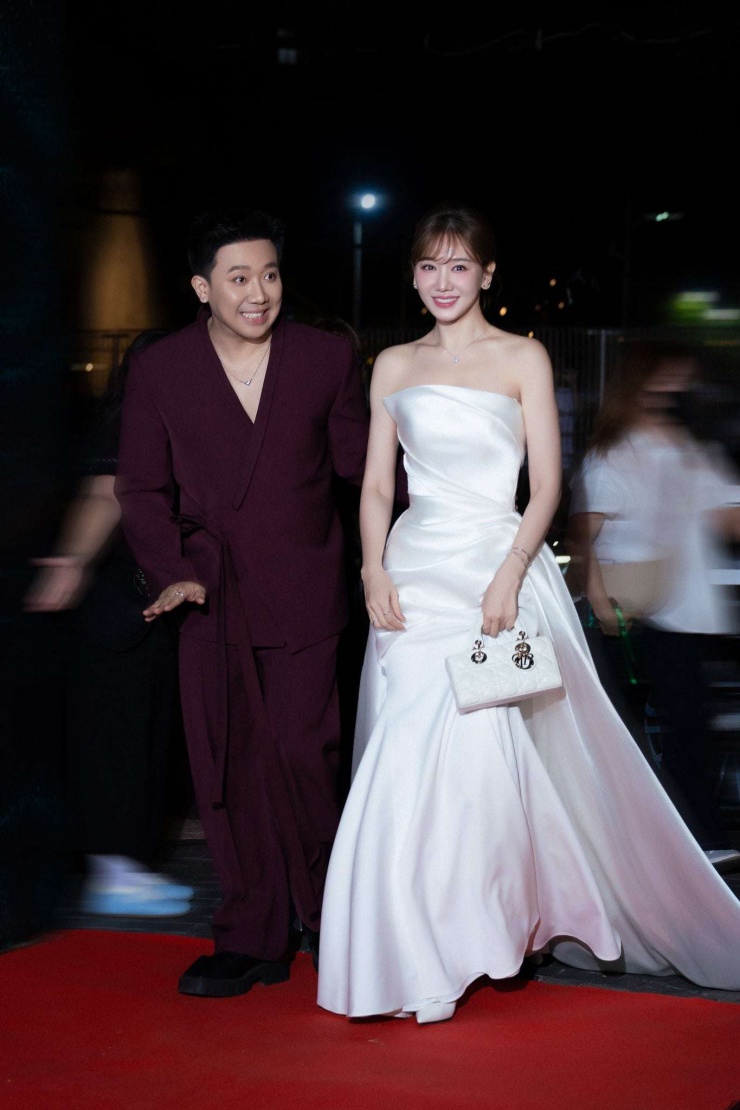 Trấn Thành và Hari Won đã có 10 năm bên nhau. Ảnh: FBNV