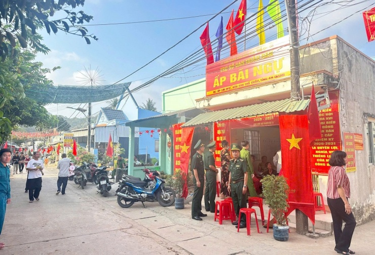 Hơn 2.000 cử tri đặc khu Thổ Châu đi bầu cử sớm - 10