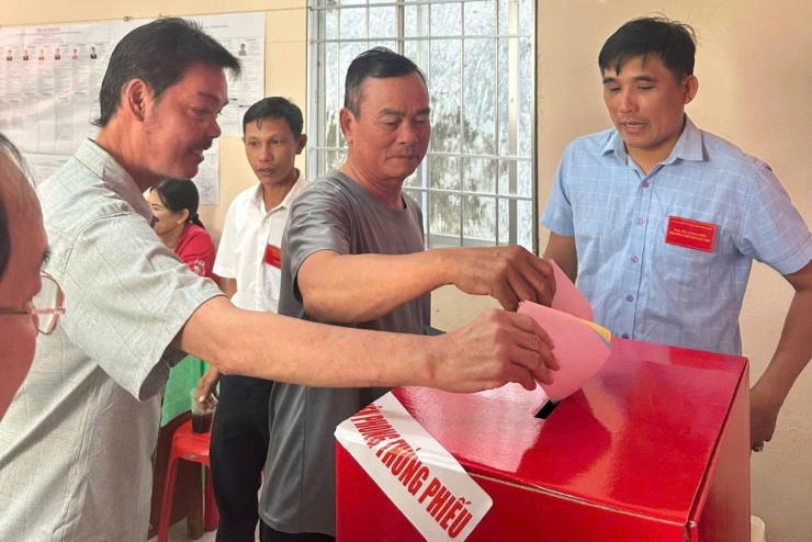 Hơn 2.000 cử tri đặc khu Thổ Châu đi bầu cử sớm - 11