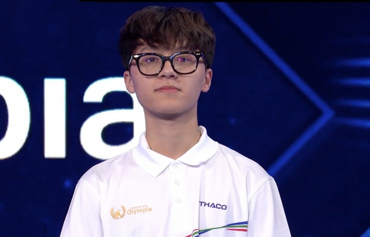 Nam sinh Cấn Gia Bảo