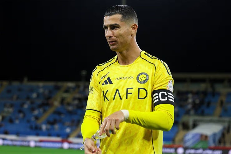 Ronaldo rạng rỡ khoe hồi phục chấn thương, hồi hộp chờ tái xuất