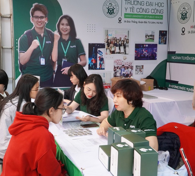 Thí sinh cần cân nhắc kỹ lưỡng khi quy chế mới giới hạn tối đa 15 nguyện vọng đăng ký xét tuyển.