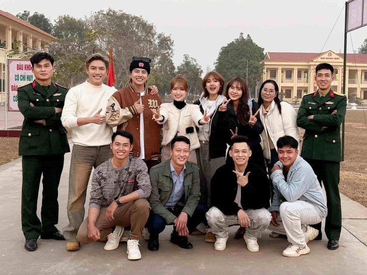 4 năm yêu kín tiếng của Hòa Minzy và bạn trai quân nhân - 4