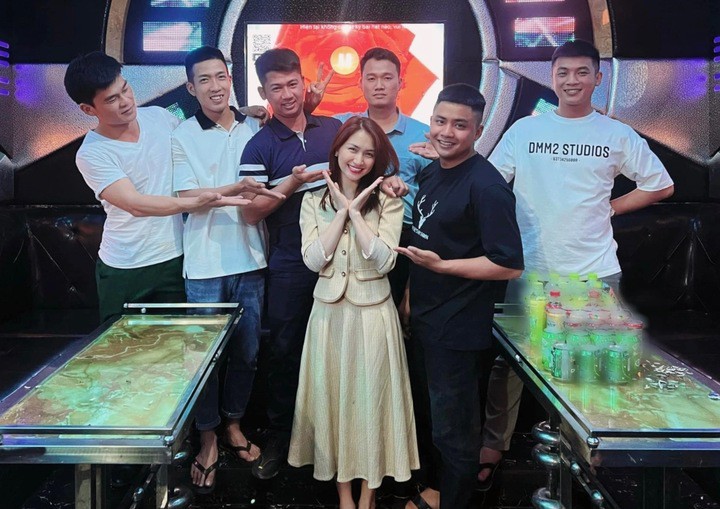 4 năm yêu kín tiếng của Hòa Minzy và bạn trai quân nhân - 5