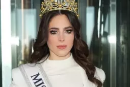 Hoa hậu Hoàn vũ cãi tay đôi với khán giả