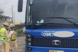 Xe khách chở quá 19 người, bị phạt hơn 140 triệu đồng