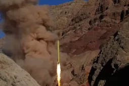 Iran tuyên bố phóng tên lửa tấn công lực lượng Mỹ tại Kuwait