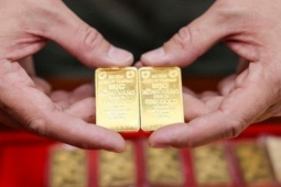 Chốt giá vàng hôm nay ngày 8/3 giảm rất mạnh 'mừng' Quốc tế Phụ nữ