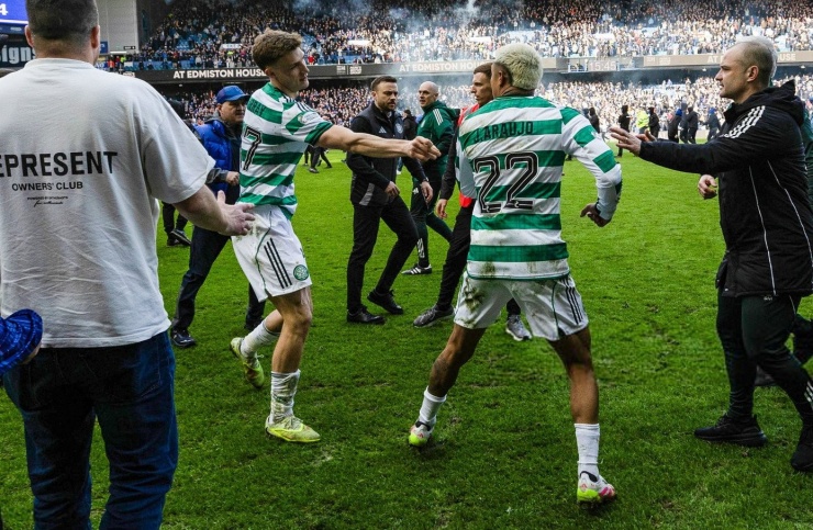 Araujo của Celtic đang đối đầu trực tiếp với một CĐV đội chủ nhà. Những người xung quanh phải can ngăn Araujo. Trên Record Sport, cựu trọng tài Des Roache của Scotland nói ông xấu hổ khi chứng kiến cảnh tượng này. Các phóng viên có mặt trên sân tiết lộ một nhân viên của Celtic bị hành hung. Cvancara, người sút quả phạt đền quyết định, được thấy có vết máu trên người nhưng không rõ đến từ đâu.