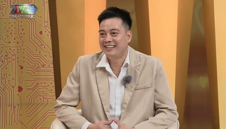 Thanh biết ơn tình cảm của vợ. Ảnh cắt từ clip 