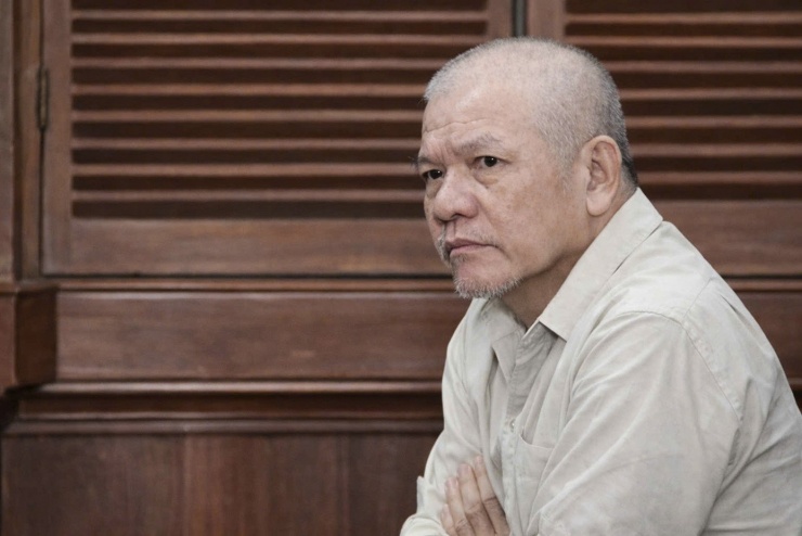 Chủ tiệm vàng Đức Long - bị cáo Đỗ Viết Đại vừa bị Tòa án phạt 2 tỷ đồng.