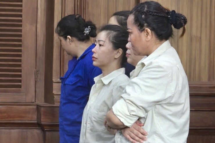 Các bị cáo tại phiên tòa.