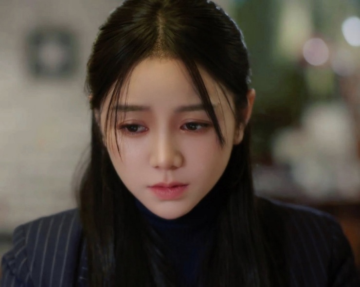 Thương là chị cả trong một gia đình có 3 chị em mồ côi cả cha lẫn mẹ trong 1 tai nạn bất ngờ chỉ còn lại bà ngoại. Dù đã tốt nghiệp đại học sư phạm với tấm bằng giỏi nhưng Thương vẫn lận đận, mãi mới xin vào làm hợp đồng tại 1 &nbsp;trường cấp 2. Để có tiền mưu sinh, lo cho em gái học năm 3 đại học và em trai học lớp 11, Thương ngoài đi dạy còn phải làm nhiều công việc khác. &nbsp;