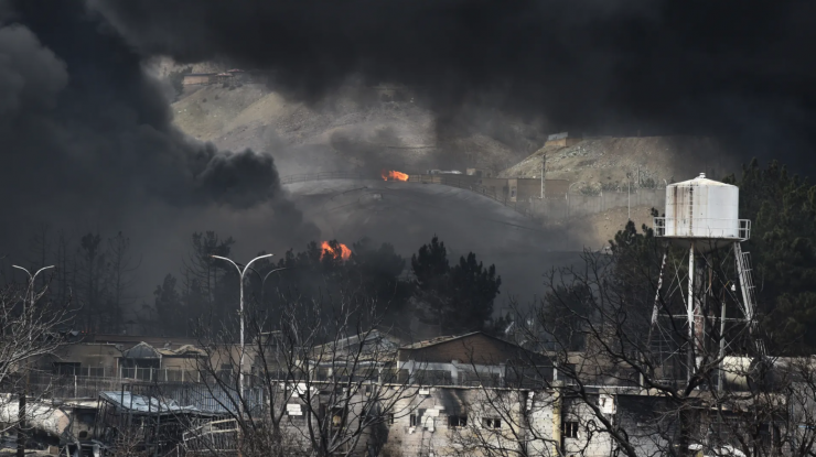 Mỹ nổi giận với Israel vì các cuộc tấn công kho dầu lửa Iran - 1