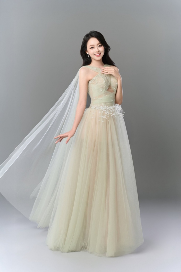 Thùy Dung có sở thích chơi bóng đá, tham gia các hoạt động thể thao ngoài trời và cắm hoa.