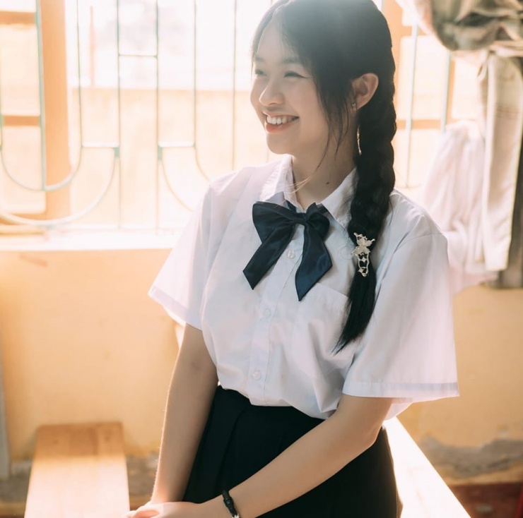 Người đẹp cho biết việc cắm hoa giúp cô tìm thấy sự bình yên và mang lại nguồn cảm hứng tích cực mỗi ngày.