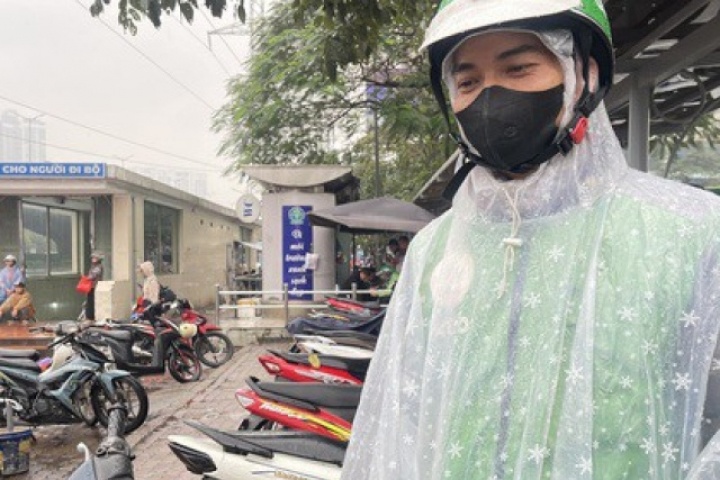 Giá xăng tăng, tài xế xe dịch vụ thêm nỗi lo mưu sinh