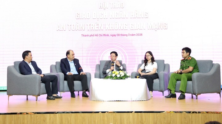 Hội thảo Giao dịch ngân hàng an toàn trên không gian mạng diễn ra tại TP.HCM do Báo Tiền Phong phối hợp với các đơn vị tổ chức. (Ảnh: Đại Việt)