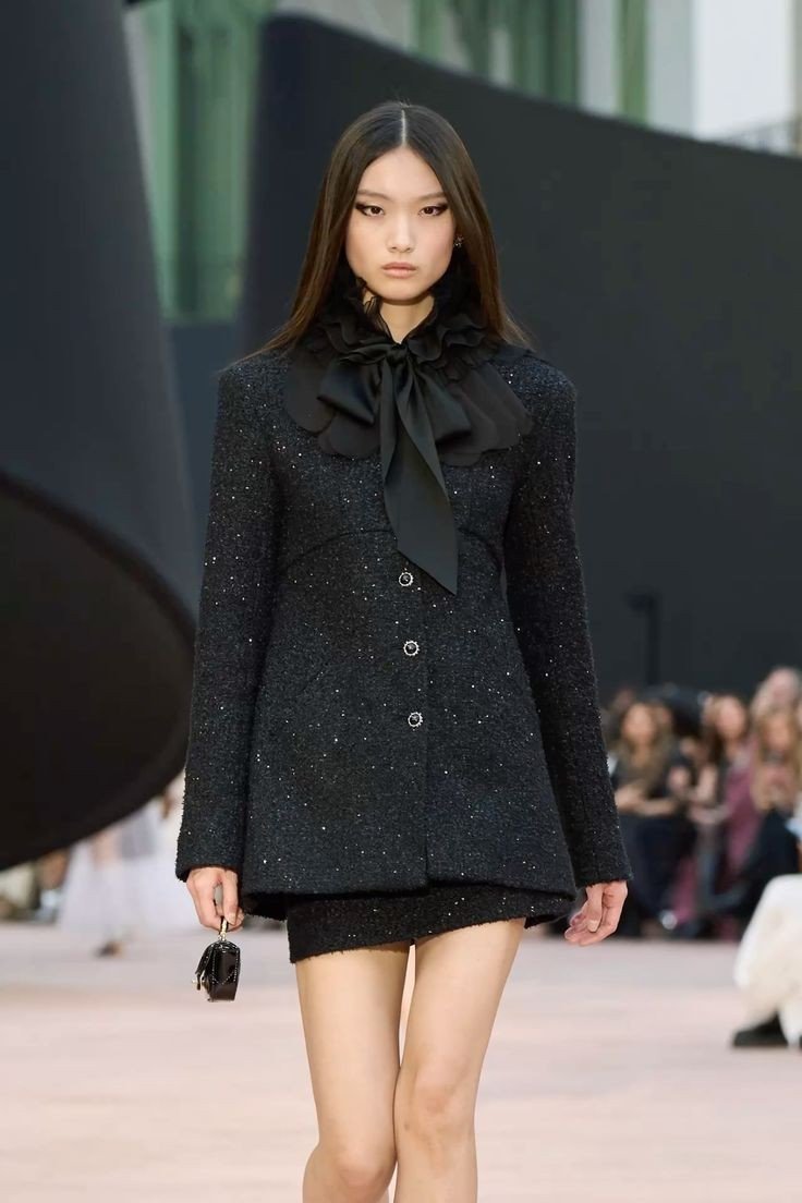 Nâng cấp gu thẩm mỹ thời trang với những gợi ý từ các sàn diễn Xuân Hè 2026 - 6