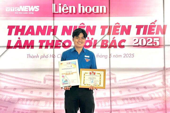 Trần Võ Minh Trí tích cực tham gia phong trào Đoàn trường.
