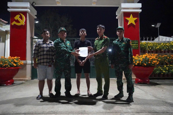 Bắt được đối tượng giết người ở TPHCM rồi trốn trong casino ở Campuchia - 1