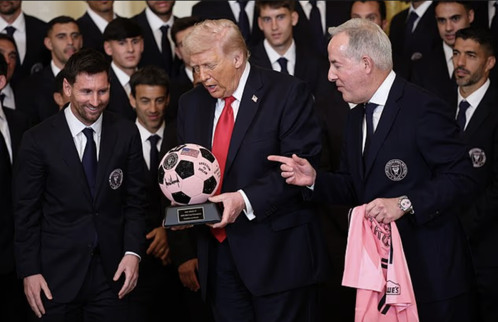 Tổng thống Mỹ Donald Trump "chẳng quan tâm Iran có tham dự World Cup hay không"