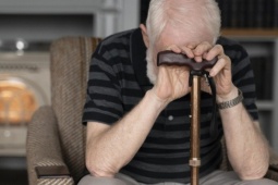 Cho tiền tỷ học đại học nhưng nhận lại sự oán trách: Người cha buộc phải đuổi con trai khỏi nhà