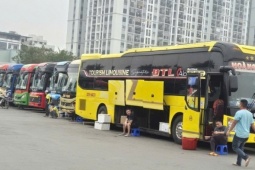 Giá xăng dầu tăng vọt, các nhà xe rục rịch cắt dịch vụ, tăng cước phí