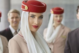 Vì sao hàng không ít tiếp viên nam?